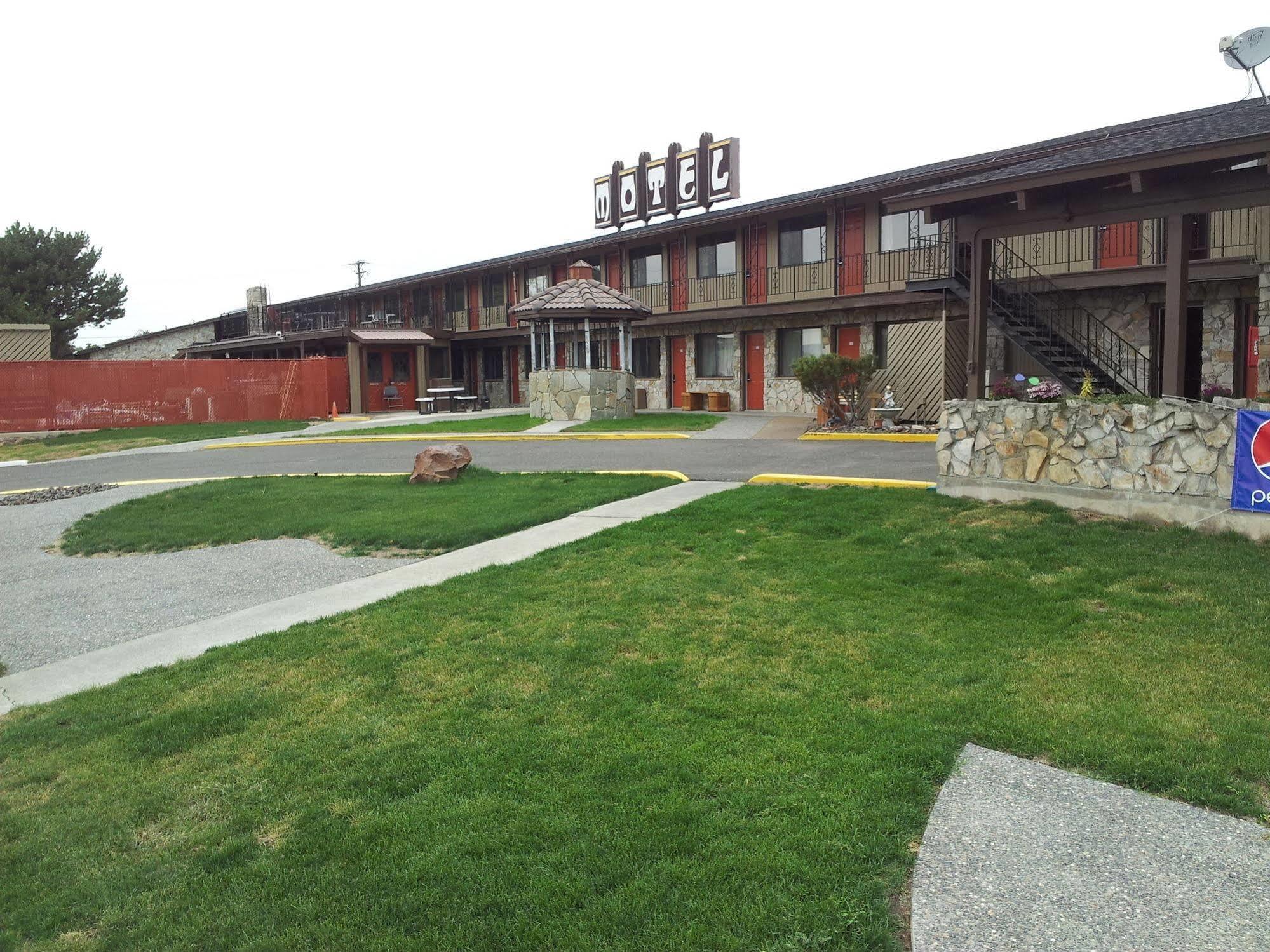 Richland Inn And Suites Exterior foto
